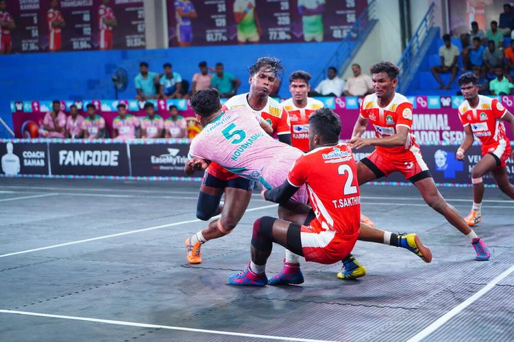 N Manikandan - Quarter Final 2 - Karpagam University vs Chennai Sports - YKS TN CLUBS 2024