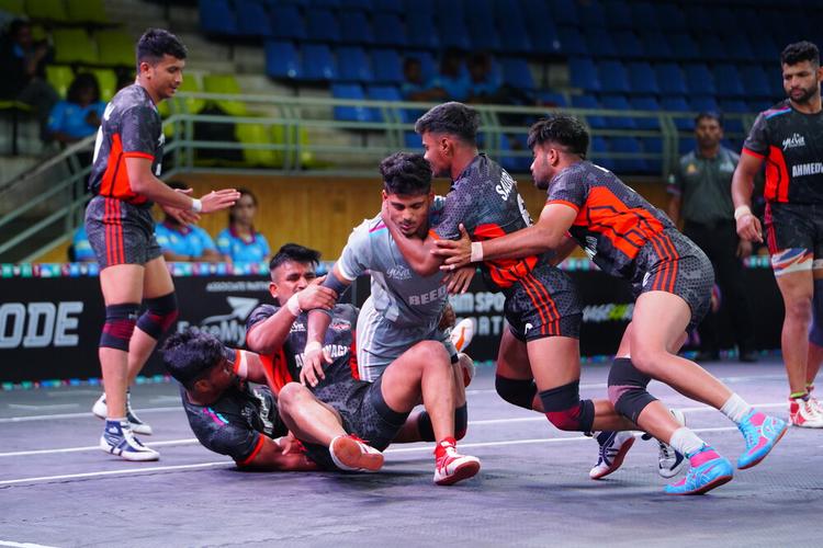 Sanket Khalate - Match 10 - Ahmednagar District vs Beed District - KMP YKS IDYL 2024