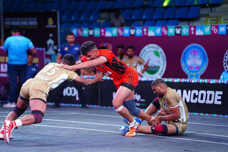 Ishwar Pathade - Match 36 - Nashik District vs Dharashiv District - KMP YKS IDYL 2024