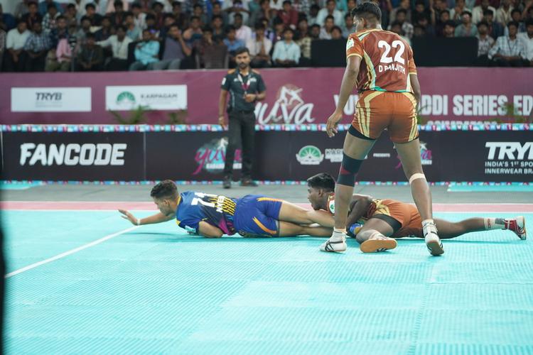 Nikesh - Match 3 - Chola Veerans vs Chandigarh Chargers - YKS 11 DIVISION ROUNDS
